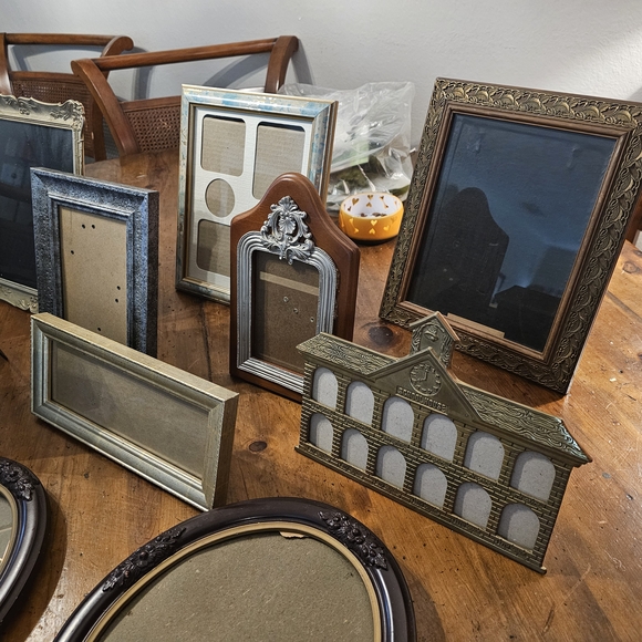 Elegant Multi-Color Picture Frame Set - Picture 2 of 10